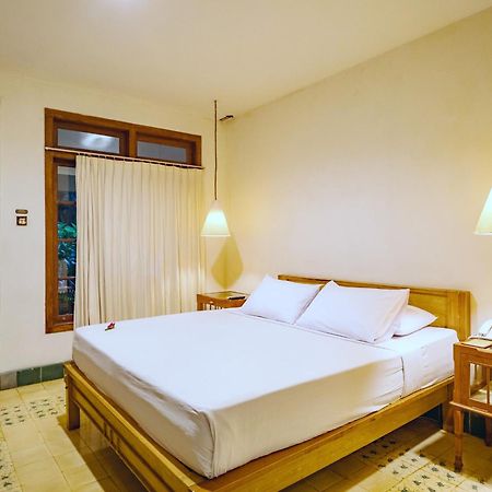 Hotel Tugu Blitar Extérieur photo