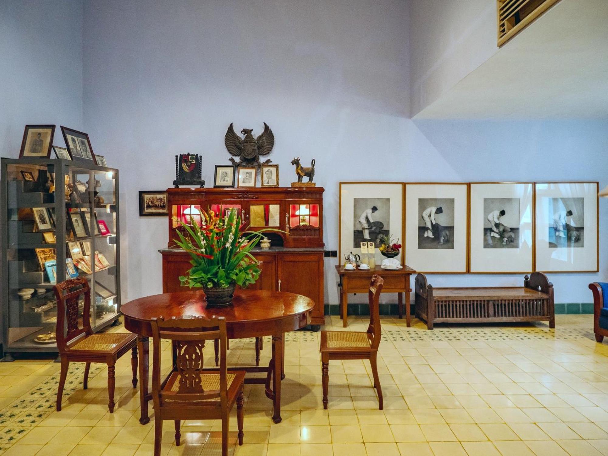 Hotel Tugu Blitar Extérieur photo