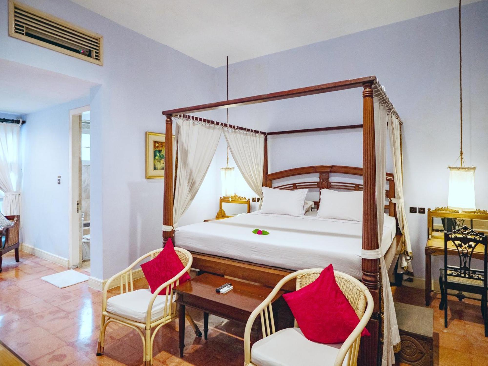 Hotel Tugu Blitar Extérieur photo