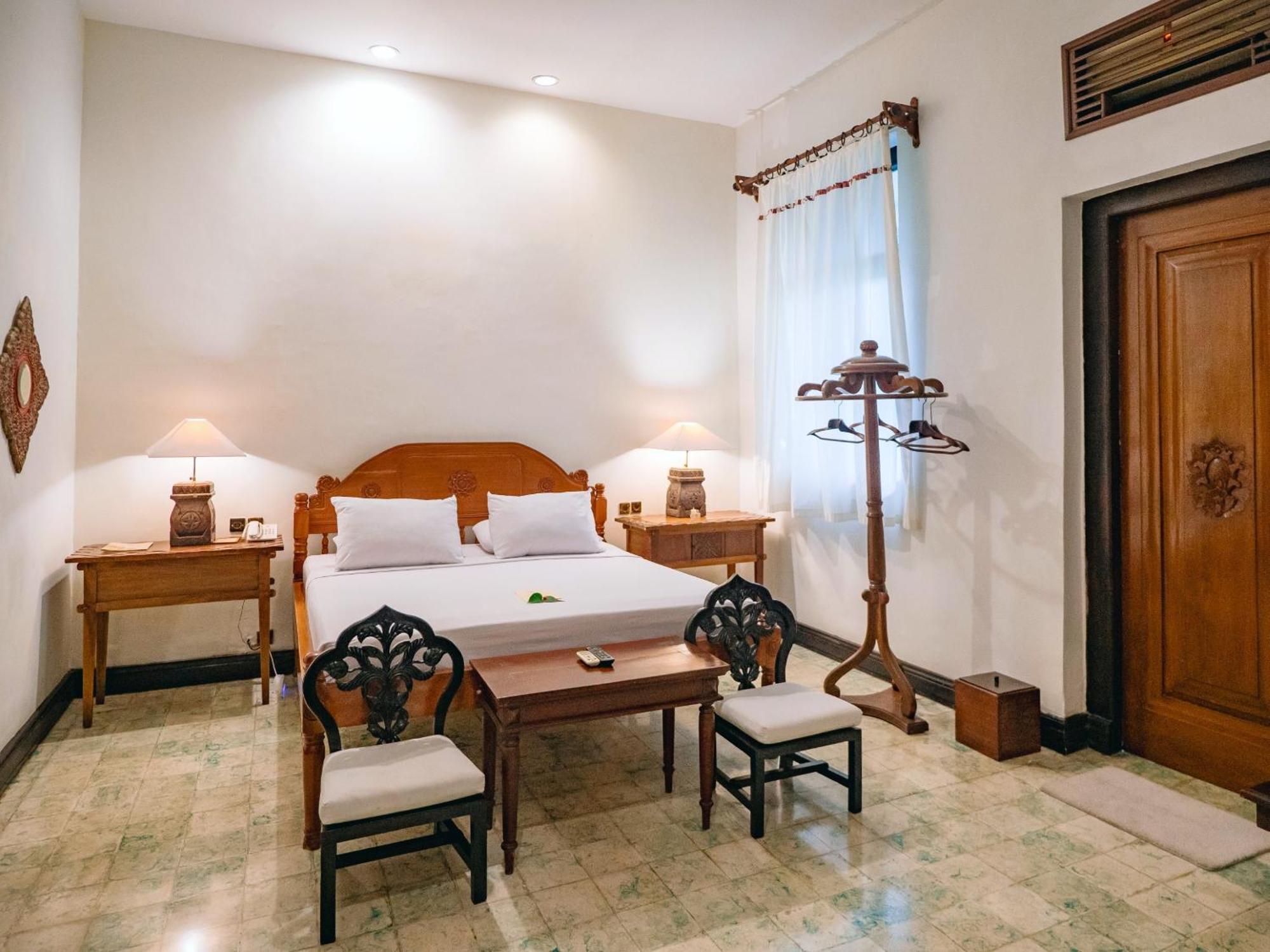 Hotel Tugu Blitar Extérieur photo