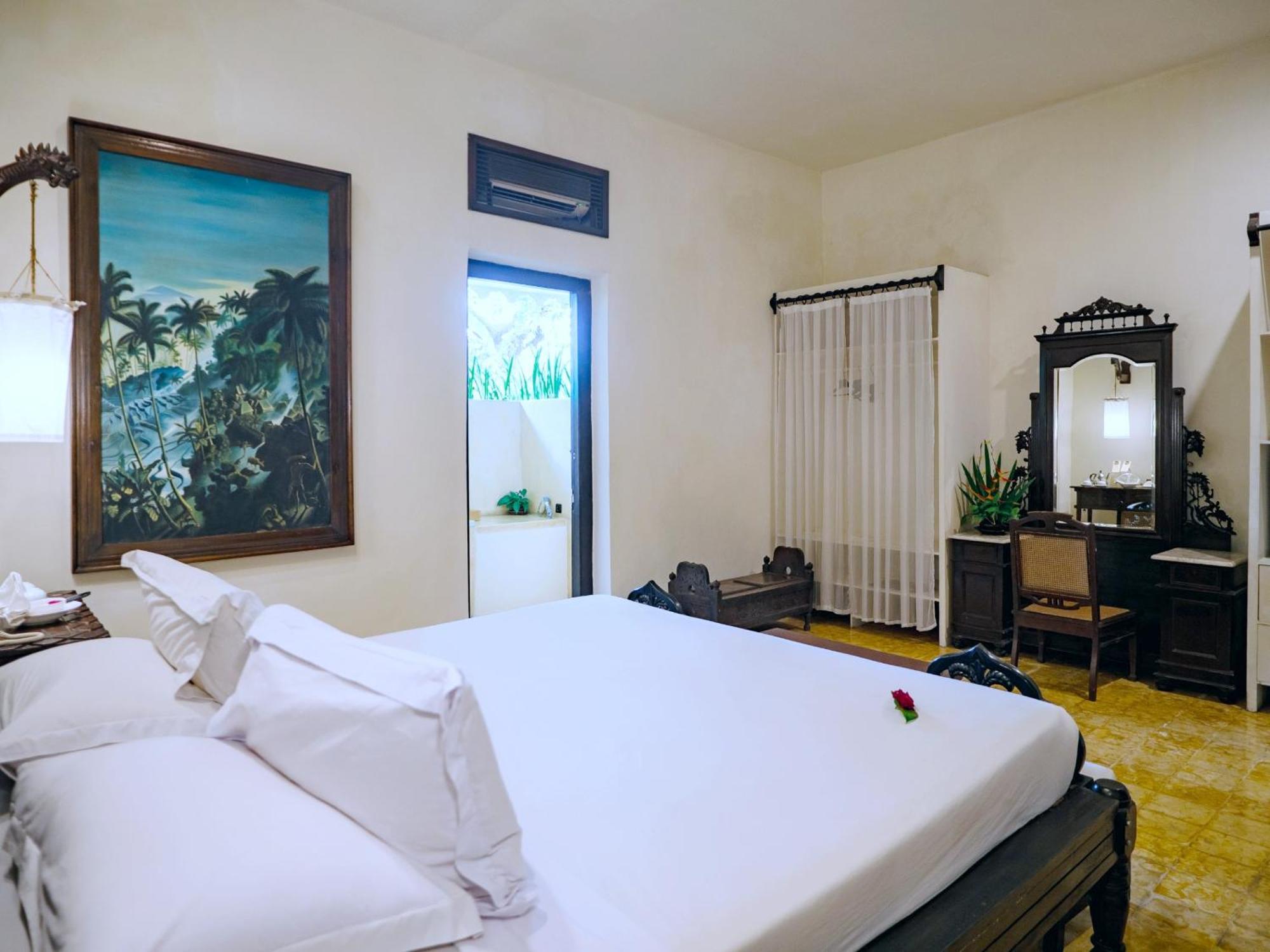 Hotel Tugu Blitar Extérieur photo