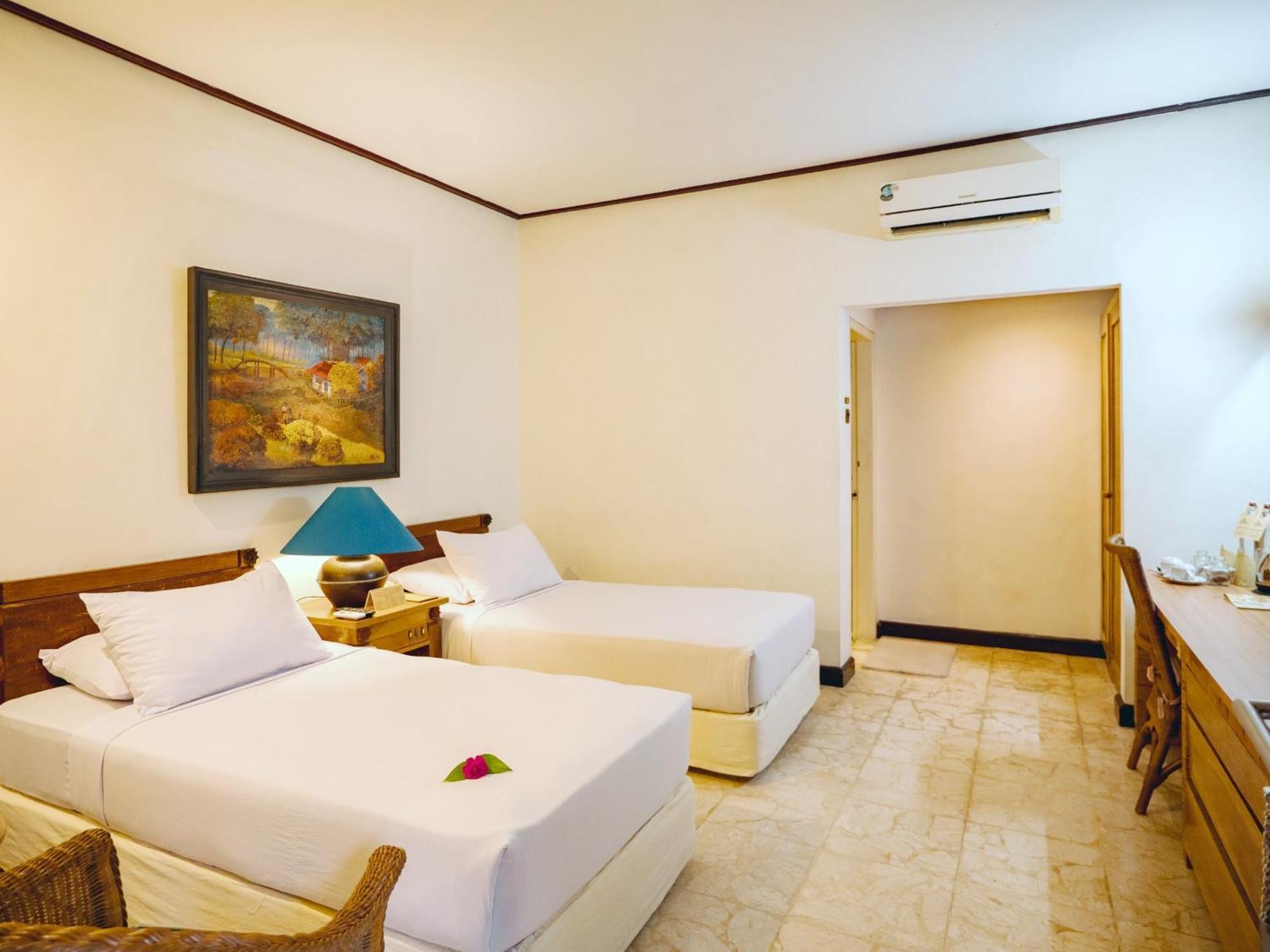 Hotel Tugu Blitar Extérieur photo