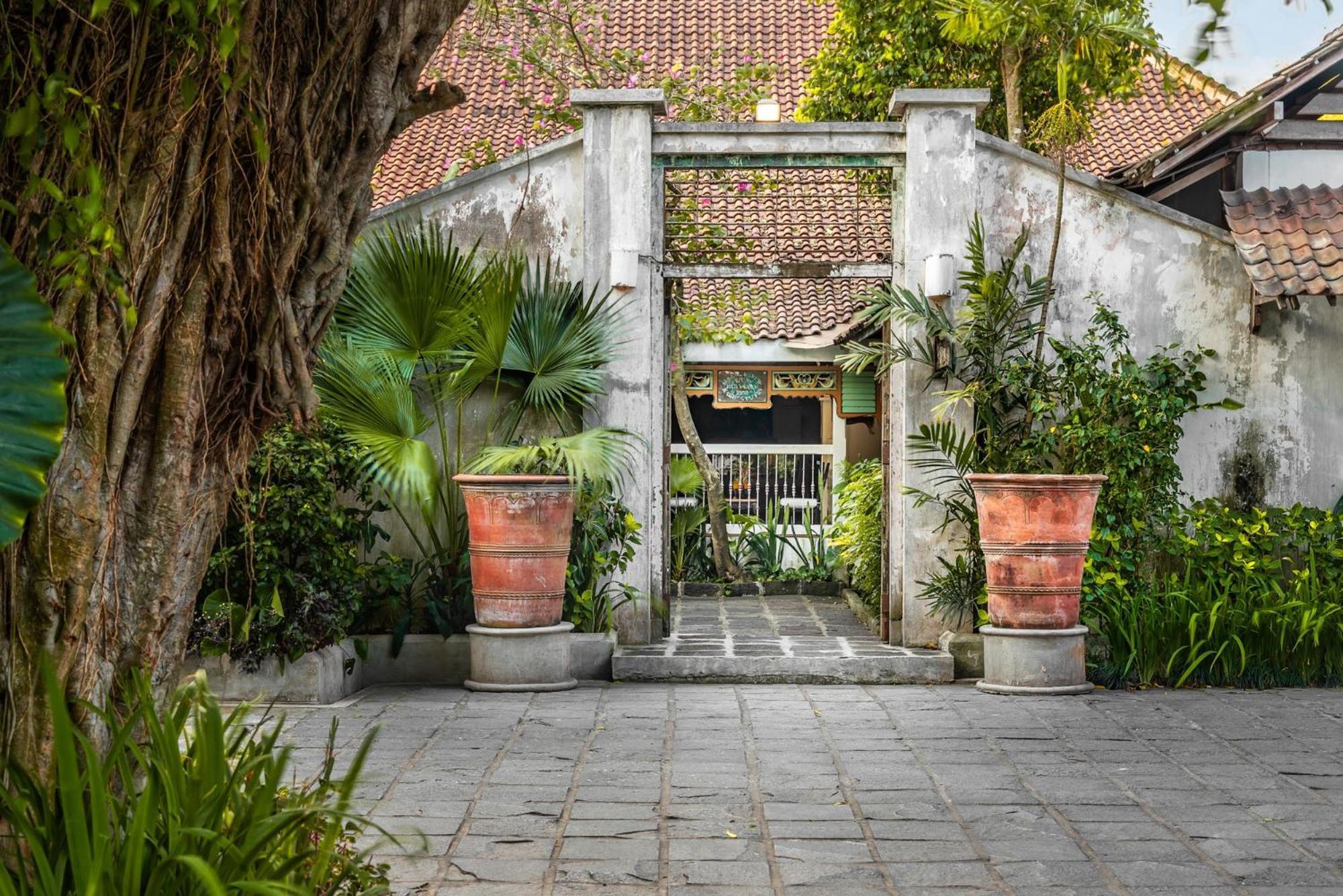 Hotel Tugu Blitar Extérieur photo